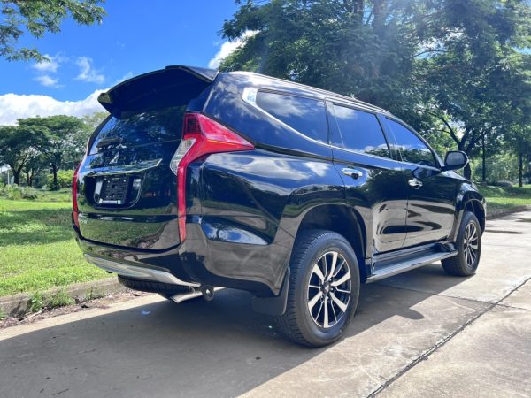 MITSUBISHI PAJERO 2.4GT - Image 6