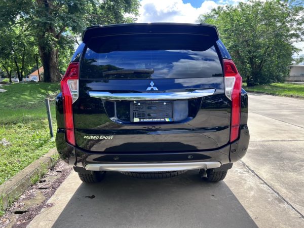 MITSUBISHI PAJERO 2.4GT - Image 7