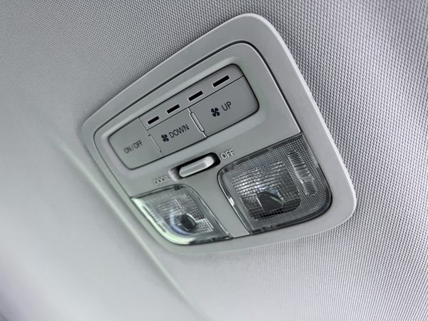 MITSUBISHI PAJERO 2.4GT - Image 13