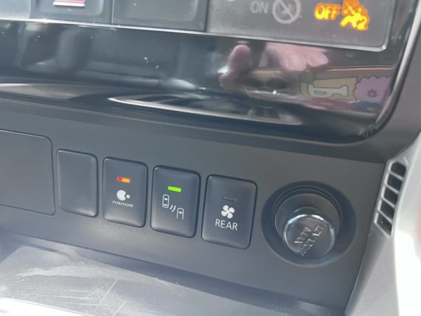 MITSUBISHI PAJERO 2.4GT - Image 19