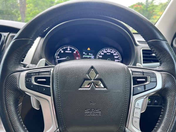 MITSUBISHI PAJERO 2.4GT - Image 20