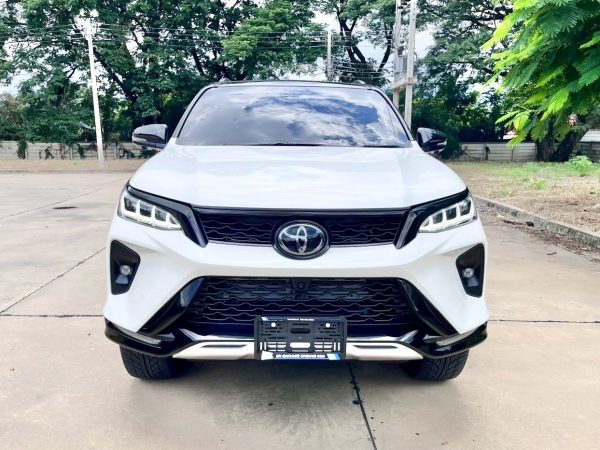 Fortuner Legender 2.8V 4WD - Image 3