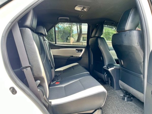 Fortuner Legender 2.8V 4WD - Image 10