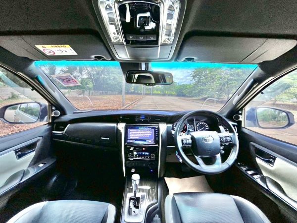 Fortuner Legender 2.8V 4WD - Image 12