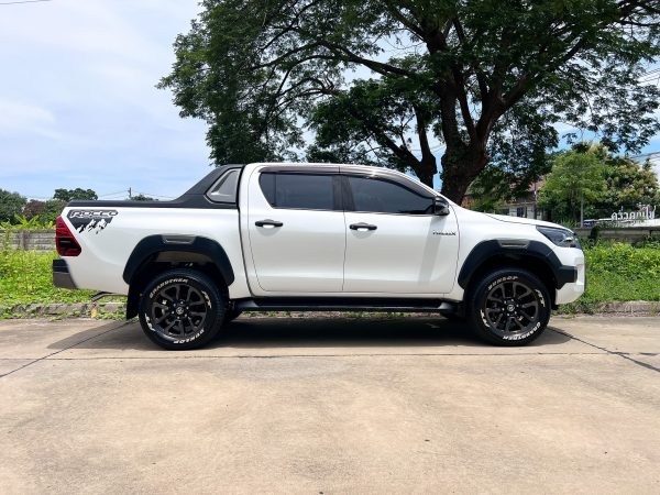 TOYOTA Hilux Revo 2.4 ROCCO Prerunner 2WD - Image 4