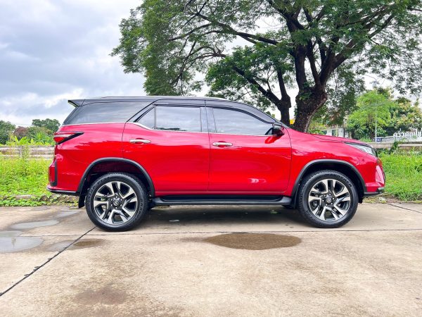 TOYOTA FORTUNER LEGENDER 2.8 2WD - Image 4