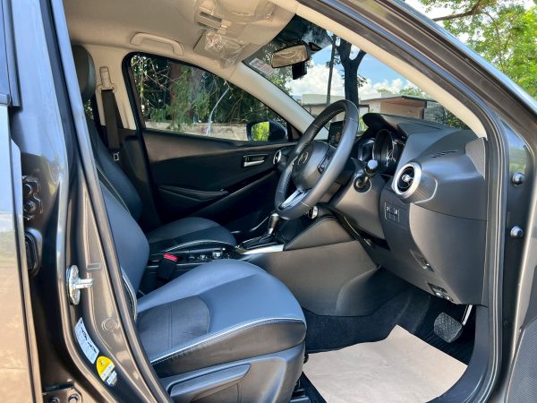MAZDA 2 1.3 S LEATHER - Image 6