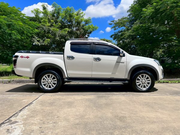 ISUZU DMAX V-Cross MAX 3.0 4WD - Image 4