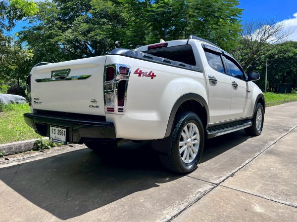 ISUZU DMAX V-Cross MAX 3.0 4WD - Image 5