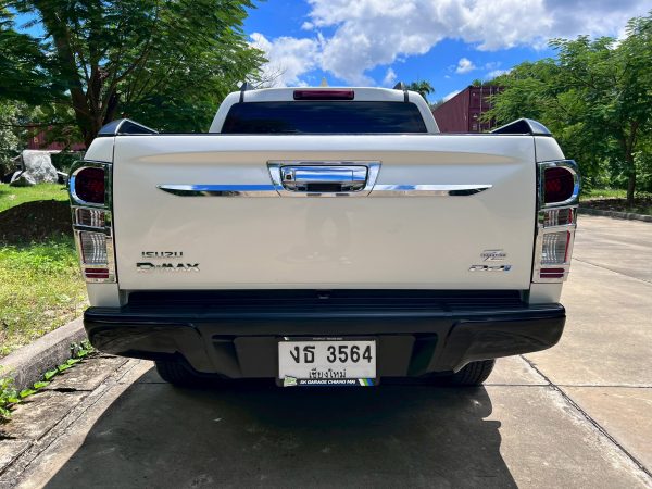 ISUZU DMAX V-Cross MAX 3.0 4WD - Image 6